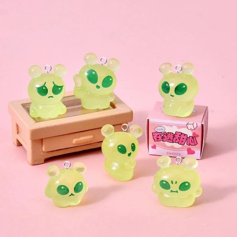 10Pcs Cute Mini Green Alien Re - огляд і ціна Resin Art Earrings