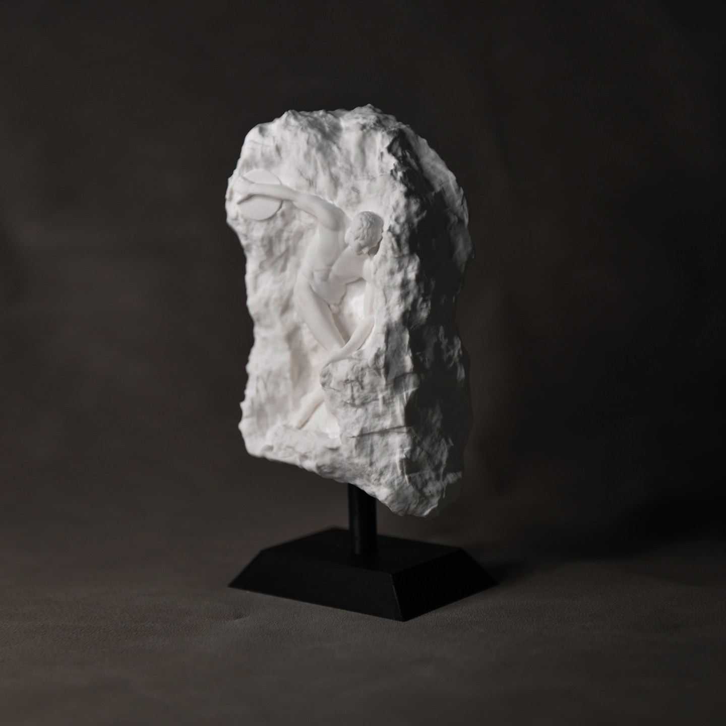Greek Discobolus Statue Plaste - огляд і ціна Resin Art Sculptures