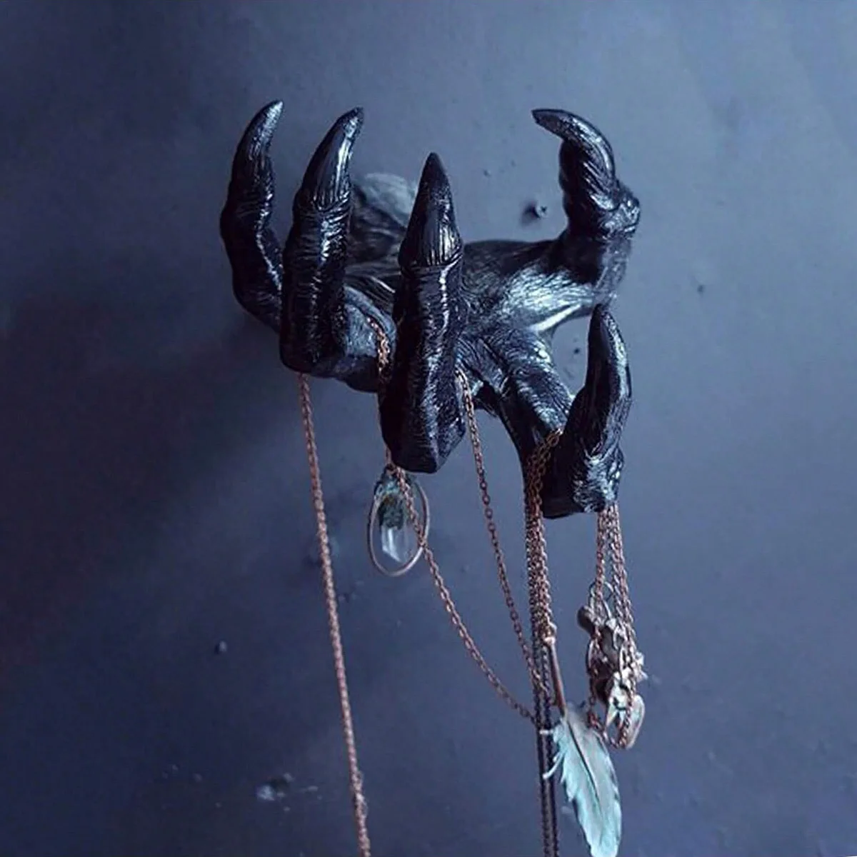 Halloween Gothic Witch Hand St - огляд і ціна Resin Art Sculptures